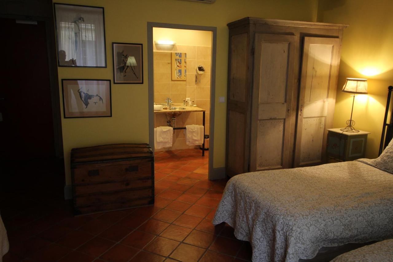 Hostellerie Provencale Uzes Exterior photo